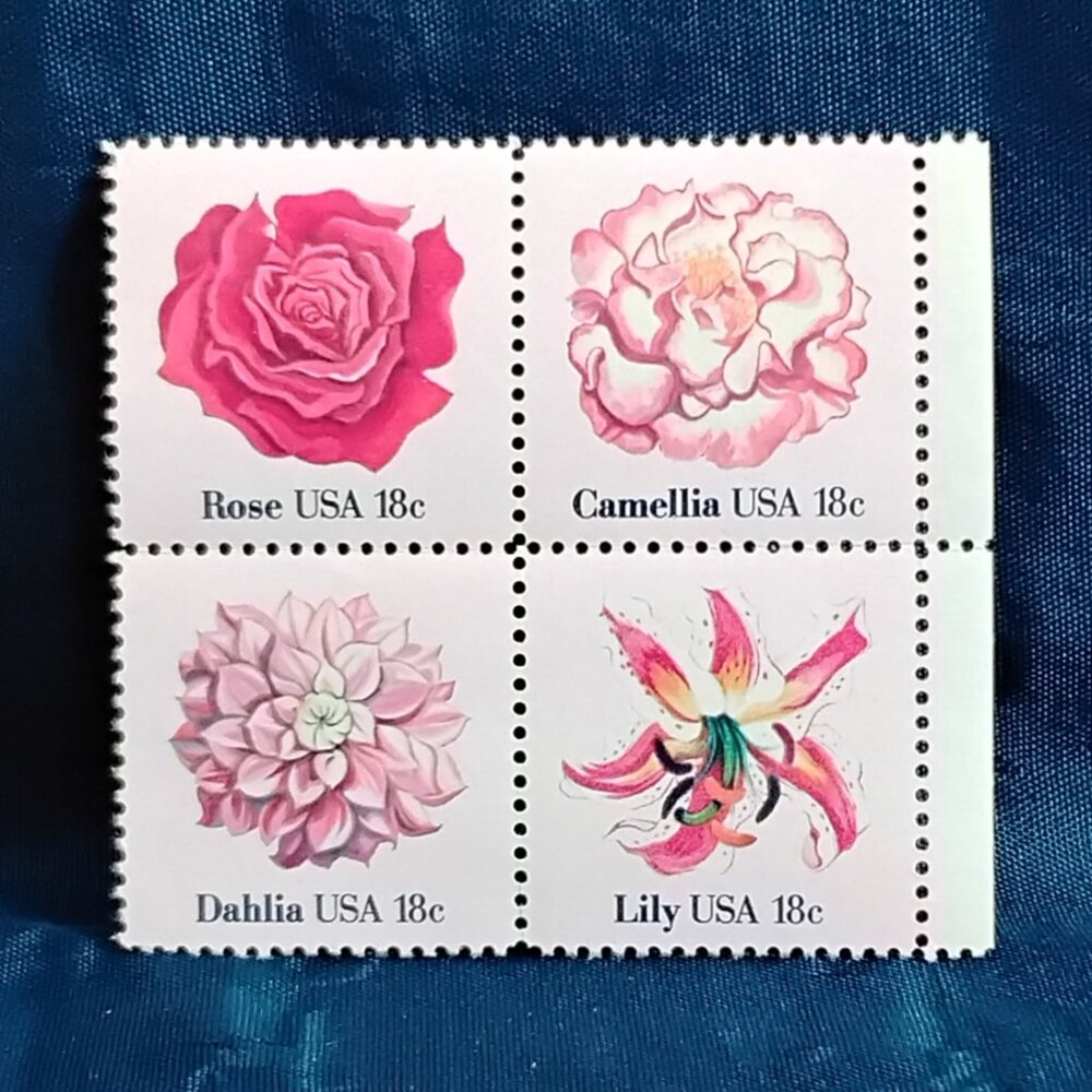 Uncirculated USA 1981 Flowers Block of Four 18 Cent Stamps!!